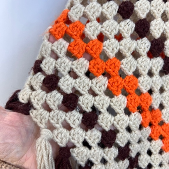 Vintage boho beige orange brown crochet knit fringe open knit poncho sweater - Picture 11 of 12